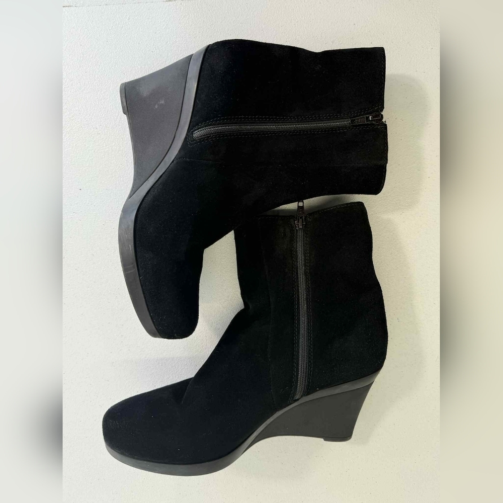 La CANADIENNE suede wedge heel boots